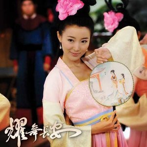 Dengarkan 爱歌 lagu dari Wong Cho Lam dengan lirik