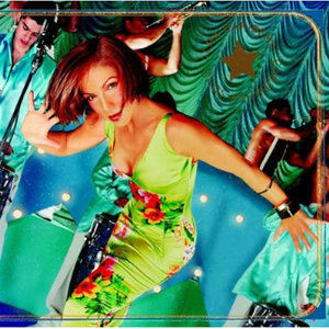 ดาวน์โหลดและฟังเพลง Tres Gotas De Agua Bendita (Album Version) พร้อมเนื้อเพลงจาก Gloria Estefan