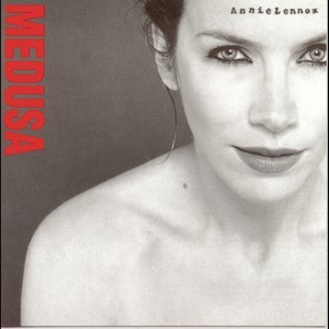 ดาวน์โหลดและฟังเพลง Something So Right พร้อมเนื้อเพลงจาก Annie Lennox