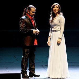 ดาวน์โหลดและฟังเพลง Cinta Makrifat พร้อมเนื้อเพลงจาก Awie