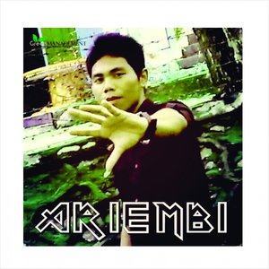 Dengarkan lagu Aku Dan Sedihmu nyanyian Ariembi dengan lirik