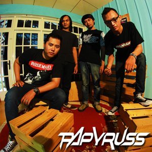 Dengarkan Masih Bersama lagu dari Papyruss dengan lirik