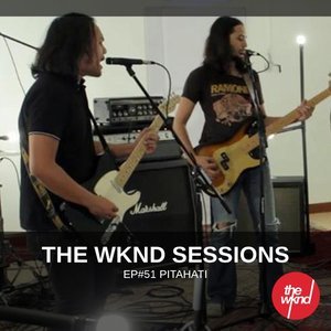Dengarkan lagu Bintang Biru Kristal Salju nyanyian Pitahati dengan lirik