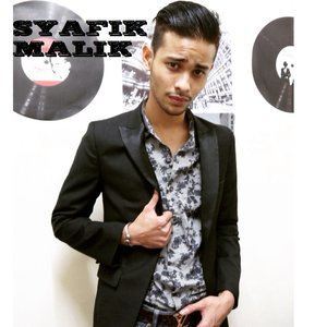 ดาวน์โหลดและฟังเพลง Menantimu (Waiting For You) พร้อมเนื้อเพลงจาก Syafik Malik