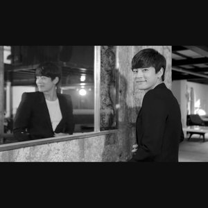 ดาวน์โหลดและฟังเพลง 고마워 พร้อมเนื้อเพลงจาก SE7EN