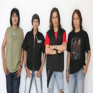 Dengarkan Iwak Peyek lagu dari Arek Band dengan lirik