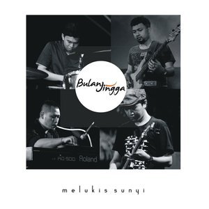Dengarkan lagu Pesan nyanyian Bulan jingga dengan lirik