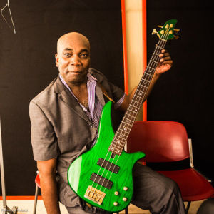 Dennis Bovell ดาวน์โหลดและฟังเพลงฮิตจาก Dennis Bovell