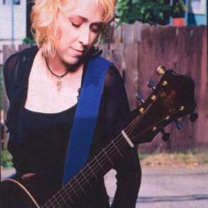 Carolyn Arends ดาวน์โหลดและฟังเพลงฮิตจาก Carolyn Arends
