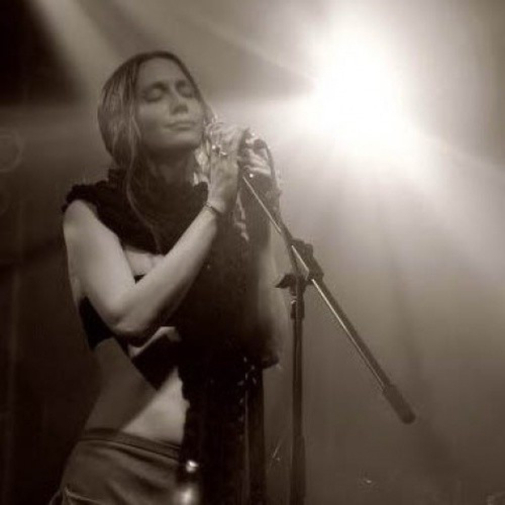 Lou Rhodes