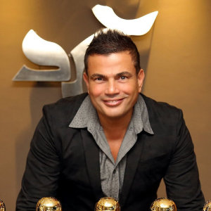 Amr Diab ดาวน์โหลดและฟังเพลงฮิตจาก Amr Diab