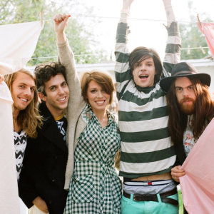 Grouplove ดาวน์โหลดและฟังเพลงฮิตจาก Grouplove