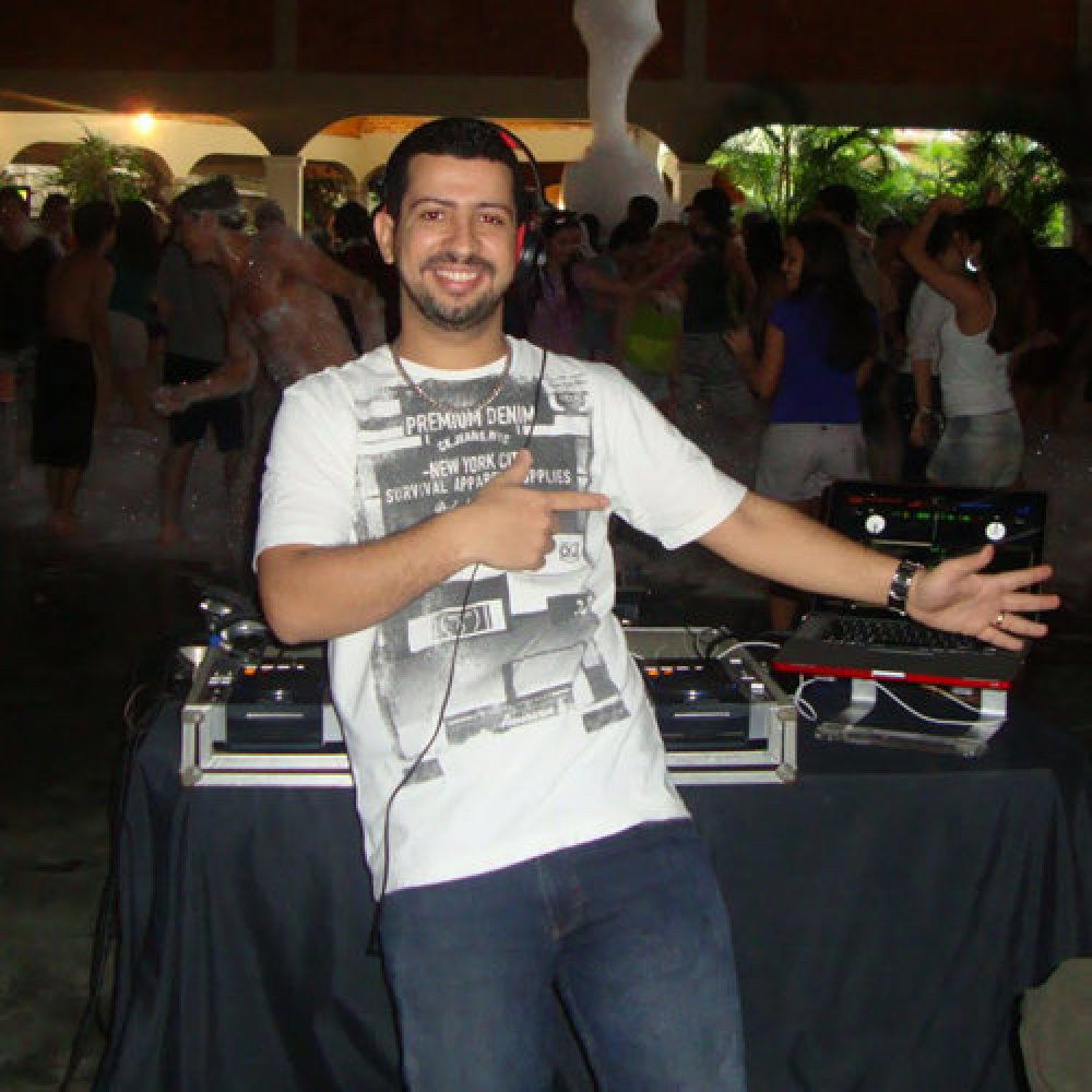 Dennis Dj