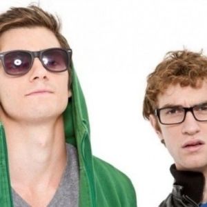 Cassio Monroe ดาวน์โหลดและฟังเพลงฮิตจาก Cassio Monroe