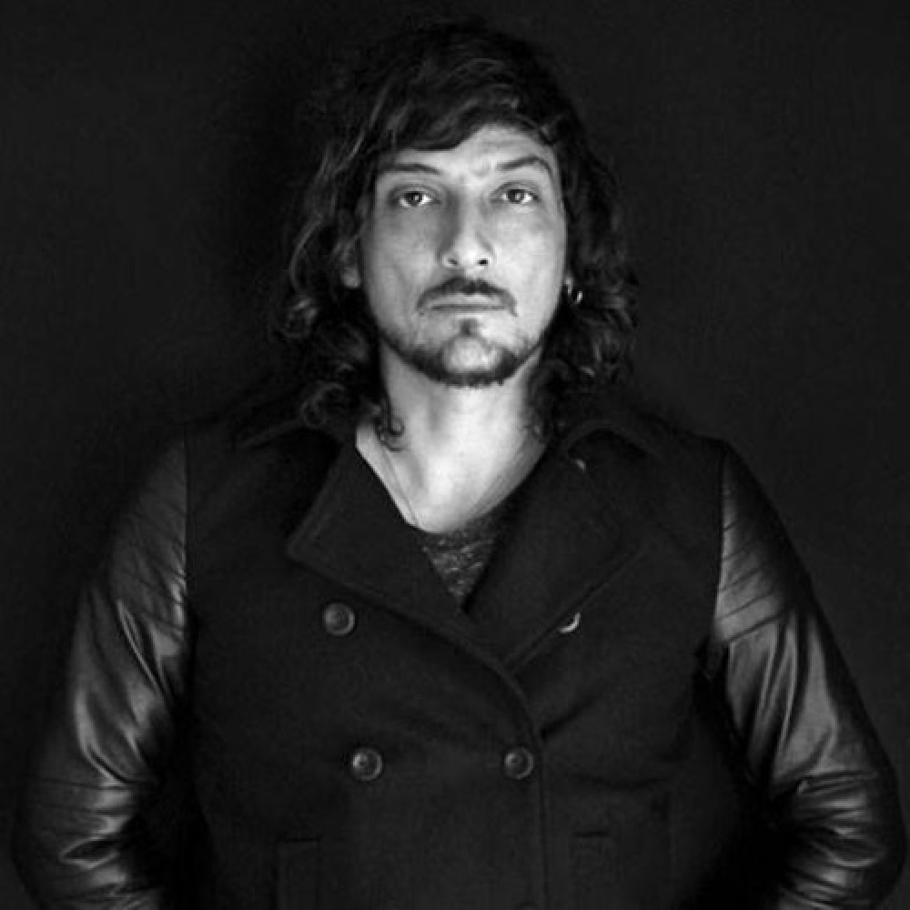 LeÃ³n Larregui