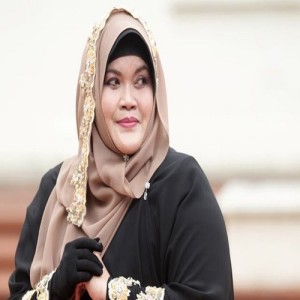 Aishah ดาวน์โหลดและฟังเพลงฮิตจาก Aishah