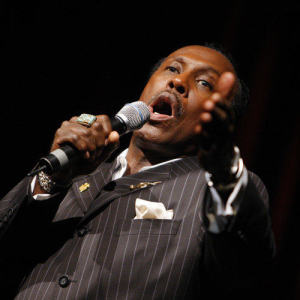 Dennis Rowland ดาวน์โหลดและฟังเพลงฮิตจาก Dennis Rowland