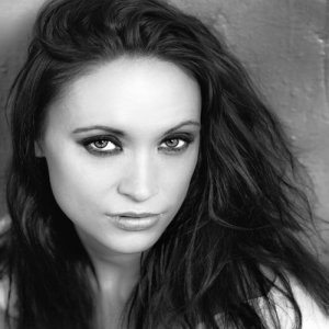 Alexandra Legouix ดาวน์โหลดและฟังเพลงฮิตจาก Alexandra Legouix