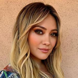 Hilary Duff ดาวน์โหลดและฟังเพลงฮิตจาก Hilary Duff