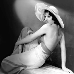 Jessie Matthews ดาวน์โหลดและฟังเพลงฮิตจาก Jessie Matthews