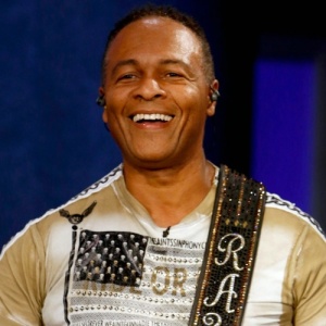 Ray Parker, Jr. ดาวน์โหลดและฟังเพลงฮิตจาก Ray Parker, Jr.