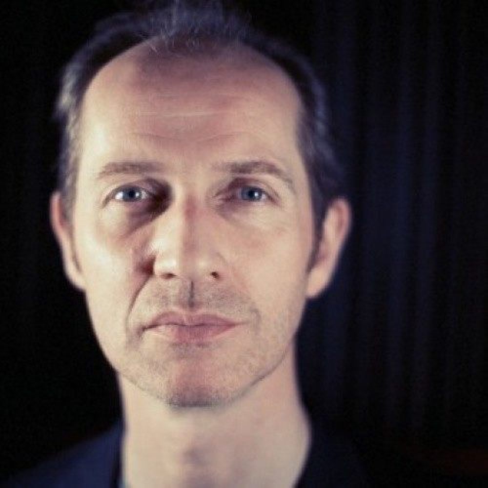 Iarla Ó Lionáird