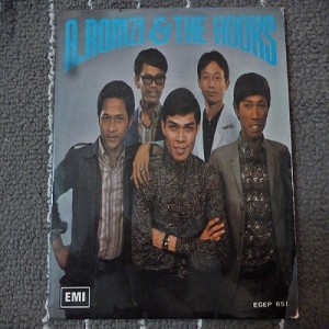 A. Romzi & The Hooks ดาวน์โหลดและฟังเพลงฮิตจาก A. Romzi & The Hooks