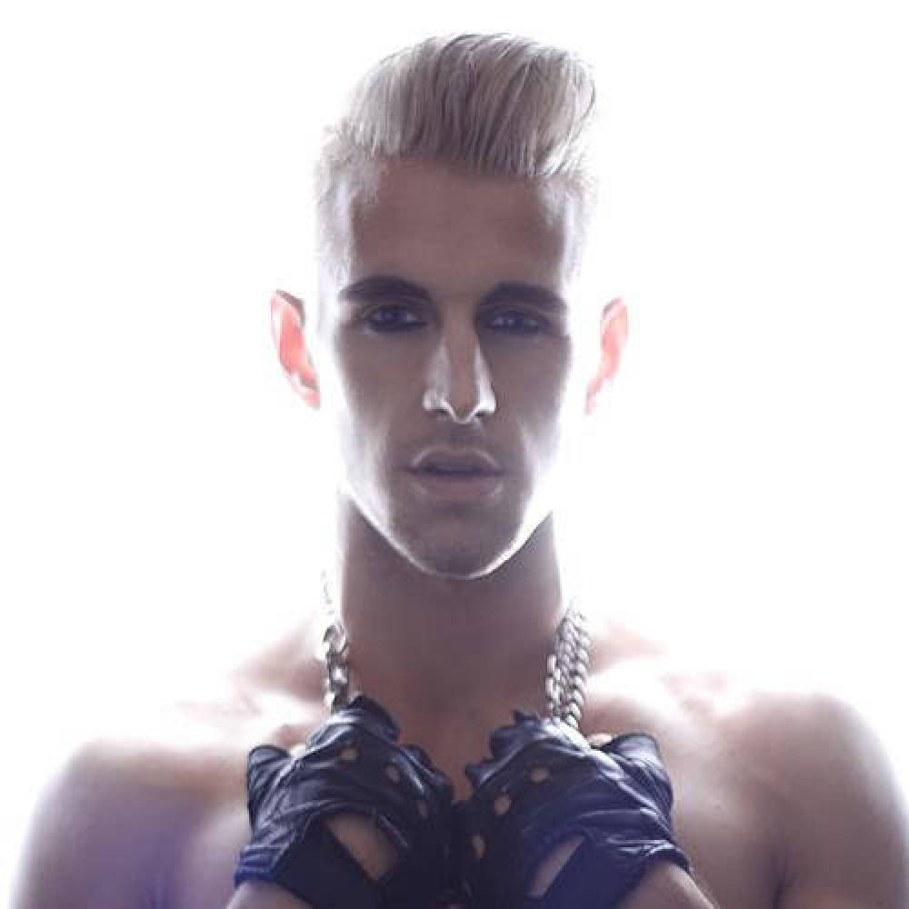 MiKE MUNiCH