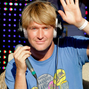 Tom Frager ดาวน์โหลดและฟังเพลงฮิตจาก Tom Frager