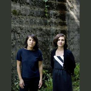 Christy & Emily ดาวน์โหลดและฟังเพลงฮิตจาก Christy & Emily