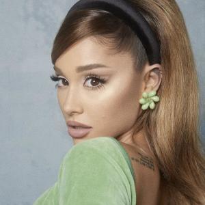 Ariana Grande ดาวน์โหลดและฟังเพลงฮิตจาก Ariana Grande