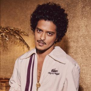 Bruno Mars ดาวน์โหลดและฟังเพลงฮิตจาก Bruno Mars