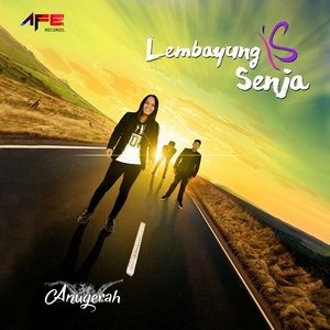 Dengarkan Mengingat Kita lagu dari Lembayung Senja dengan lirik