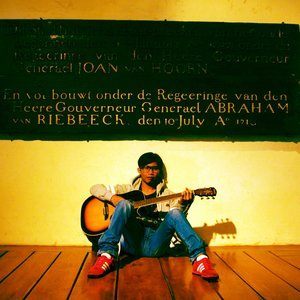 Dengarkan lagu Terlambat Kusadari nyanyian Ical Mandala dengan lirik