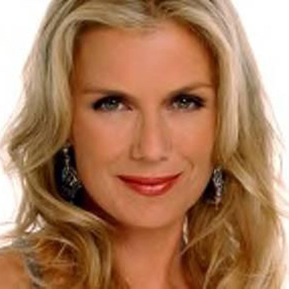 Kelly Lang
