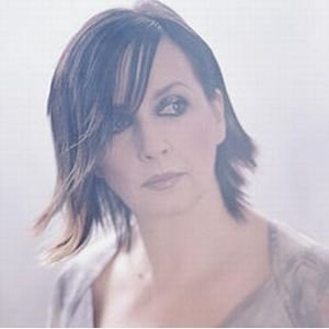 Maire Brennan ดาวน์โหลดและฟังเพลงฮิตจาก Maire Brennan