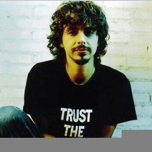 Riccardo Sinigallia ดาวน์โหลดและฟังเพลงฮิตจาก Riccardo Sinigallia