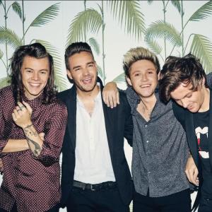 One Direction ดาวน์โหลดและฟังเพลงฮิตจาก One Direction