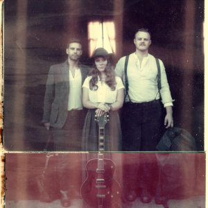 The Lone Bellow ดาวน์โหลดและฟังเพลงฮิตจาก The Lone Bellow