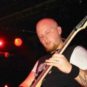 Ben Moody ดาวน์โหลดและฟังเพลงฮิตจาก Ben Moody