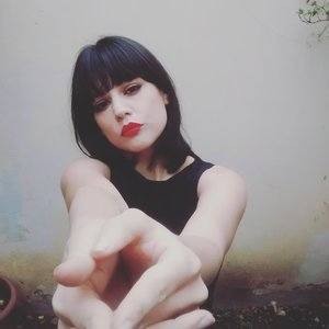 Listen to Bajando song with lyrics from Lourdes Liss
