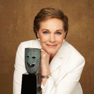 Julie Andrews ดาวน์โหลดและฟังเพลงฮิตจาก Julie Andrews