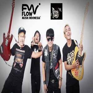 Dengarkan Benar Benar Mencintai lagu dari Poppy Punky dengan lirik
