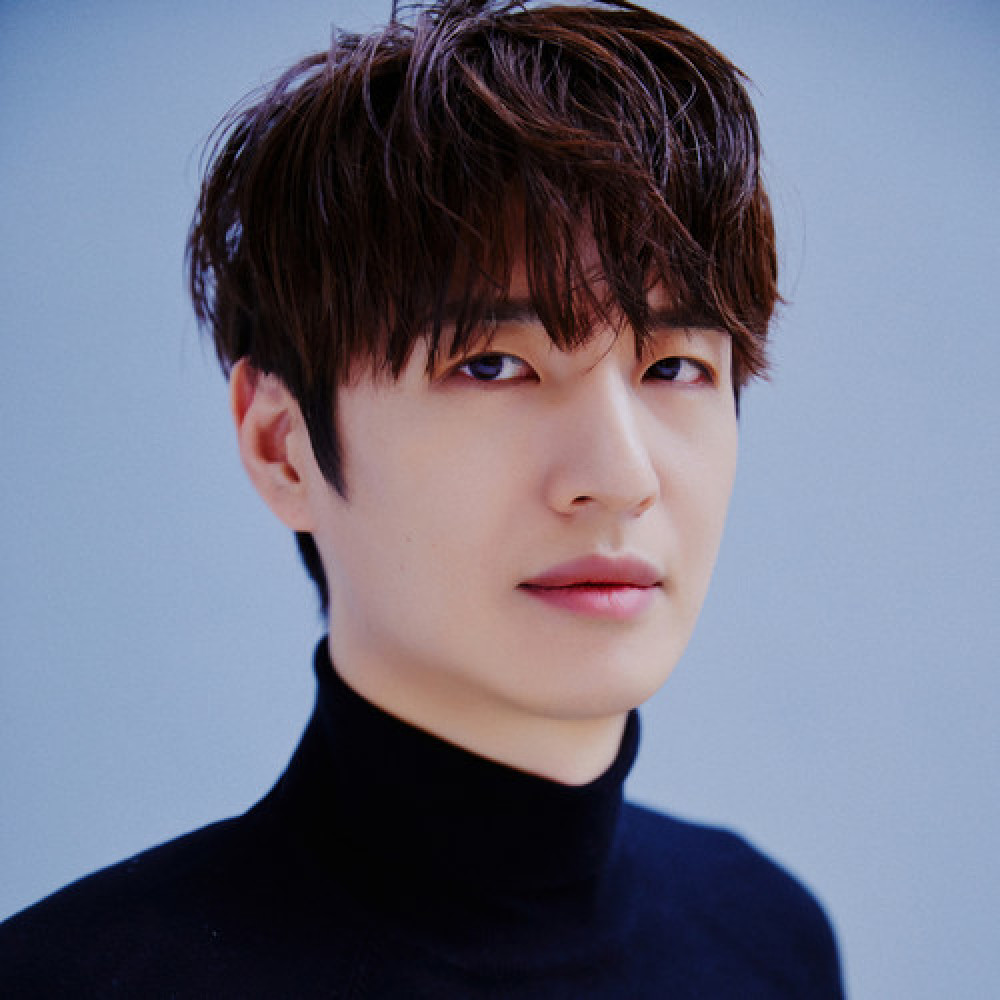 Son Hoyoung
