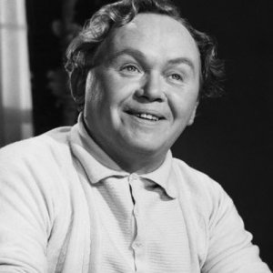 Charlie Drake ดาวน์โหลดและฟังเพลงฮิตจาก Charlie Drake