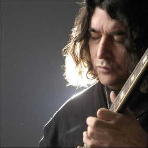 Luis Salinas ดาวน์โหลดและฟังเพลงฮิตจาก Luis Salinas
