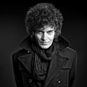 Gino Vannelli ดาวน์โหลดและฟังเพลงฮิตจาก Gino Vannelli