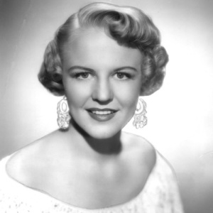 Peggy Lee ดาวน์โหลดและฟังเพลงฮิตจาก Peggy Lee