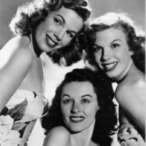 The Dinning Sisters ดาวน์โหลดและฟังเพลงฮิตจาก The Dinning Sisters
