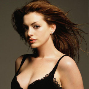 Anne Hathaway ดาวน์โหลดและฟังเพลงฮิตจาก Anne Hathaway